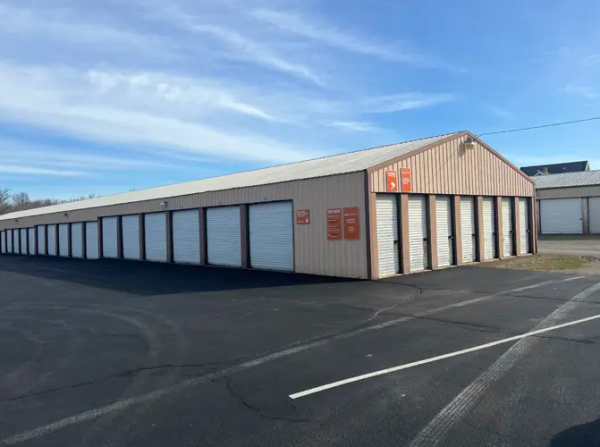 Photo of Mini Mall Storage - Belpre - 1924 Washington