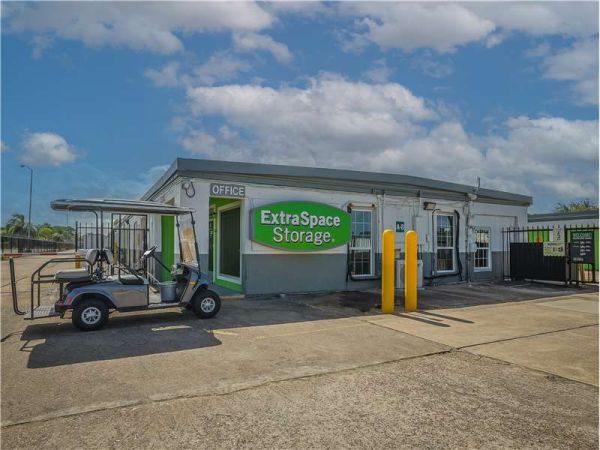 Photo of Extra Space Storage - 0465 - Clute - Brazos Park Dr