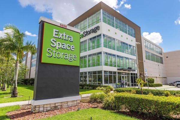 Photo of Extra Space Storage - 7853 - Davie - University Dr