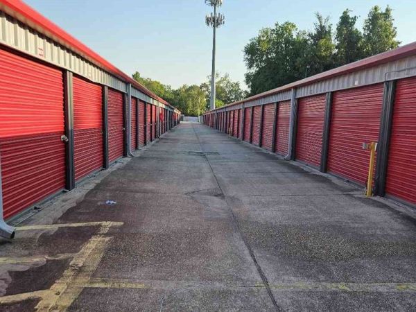 Photo of Extra Space Storage - 6460 - Baton Rouge - 8922 Greenwell Springs Rd