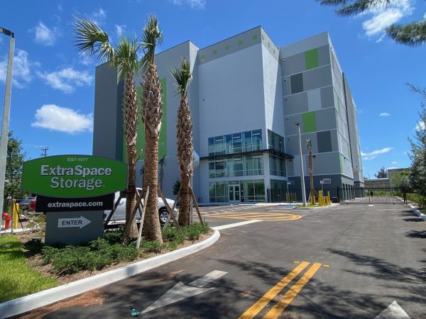 Photo of Extra Space Storage - 7885 - North Miami Beach - Dixie Hwy