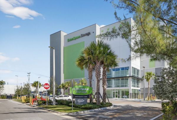 Photo of Extra Space Storage - 7885 - North Miami Beach - Dixie Hwy