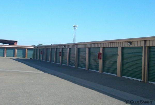 Photo of CubeSmart Self Storage CA Fresno S Cherry Ave