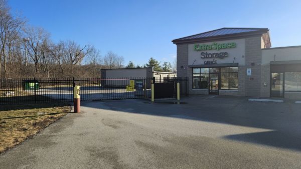 Photo of Extra Space Storage - 2083 - Beach Park - W Wadsworth Rd
