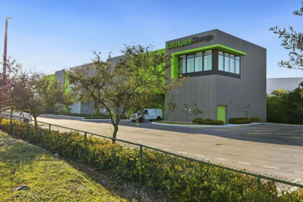 Photo of Extra Space Storage - 6069 - Hialeah Gardens - 138th St