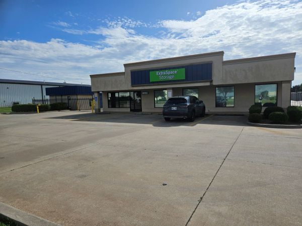 Photo of Extra Space Storage - 6614 - Edmond - N Santa Fe Ave