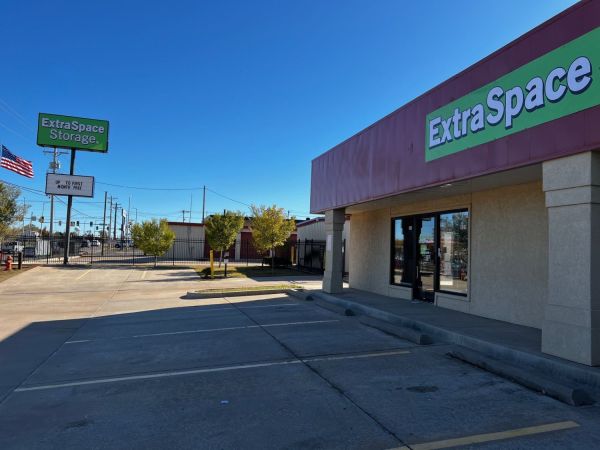 Photo of Extra Space Storage - 6615 - Moore - NW 27th St