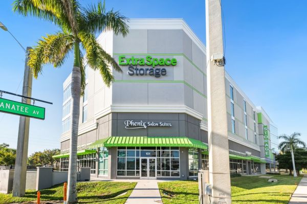 Photo of Extra Space Storage - 6590 - Bradenton - 115 Manatee Ave W