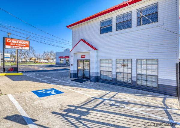Photo of CubeSmart Self Storage - West Division Street