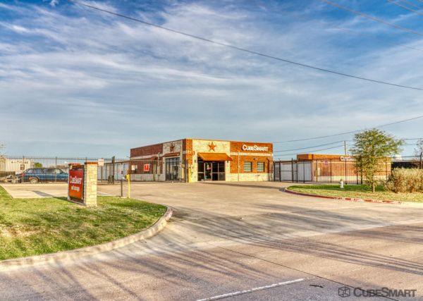 Photo of CubeSmart Self Storage TX Duncanville N Duncanville Rd