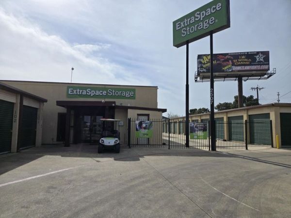 Photo of Extra Space Storage - 2230 - San Antonio - Goliad Rd