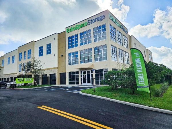Photo of Extra Space Storage - 6290 - Plantation - NW 66th Ave
