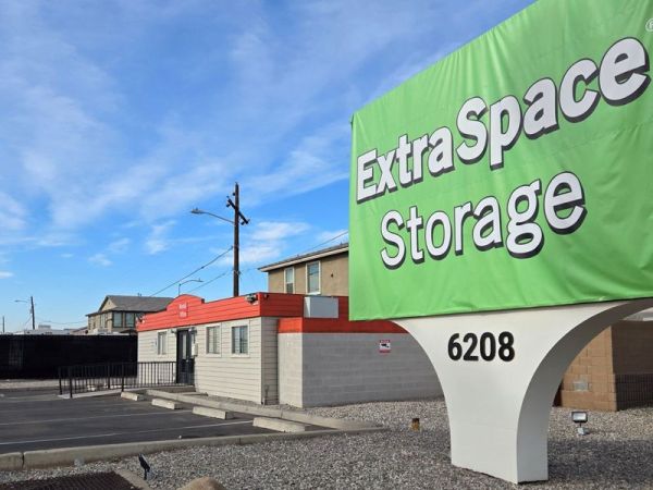 Photo of Extra Space Storage - 6637 - Glendale - 6208 N 67th Ave