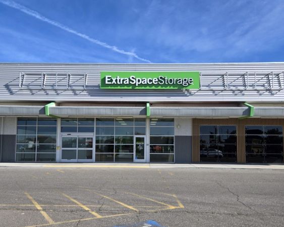 Photo of Extra Space Storage - 6645 - Layton - N Main St