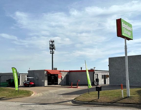 Photo of Extra Space Storage - 6644 - Fort Worth - Creek Run Rd
