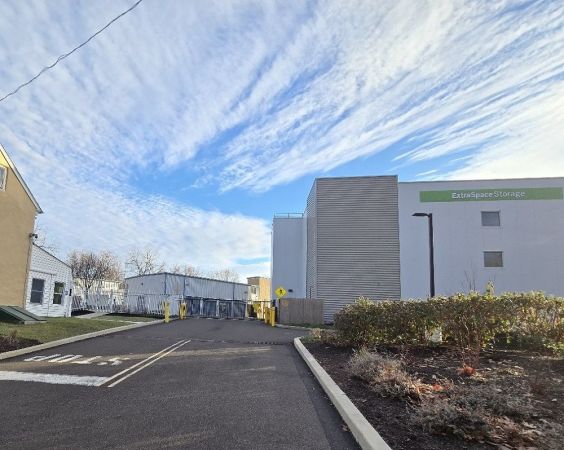 Photo of Extra Space Storage - 6676 - Newtown - Upper Silver Lake Rd