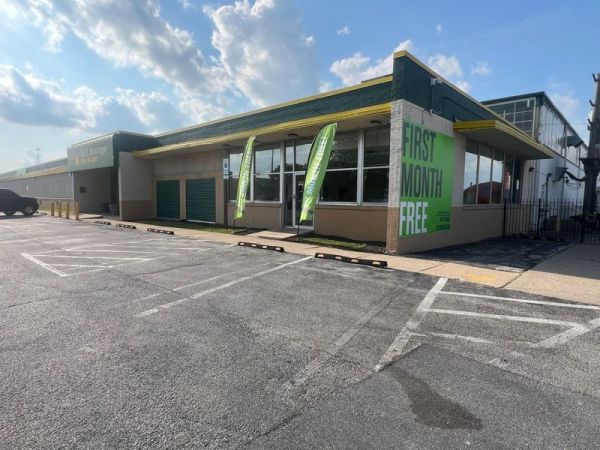 Photo of Extra Space Storage - 6685 - Chicago - 2740 W 79th St