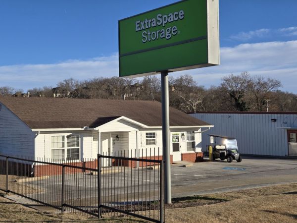 Photo of Extra Space Storage - 6769 - Bentonville - NW Frontage Rd