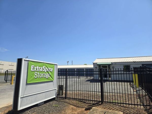 Photo of Extra Space Storage - 6811 - Charlotte - Statesville Rd