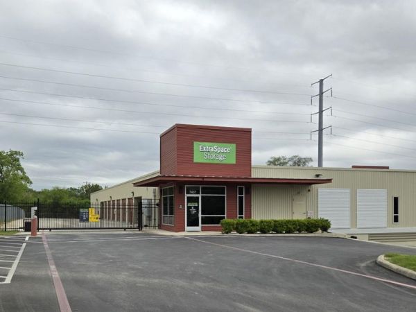 Photo of Extra Space Storage - 6876 - San Antonio - Mainland Dr
