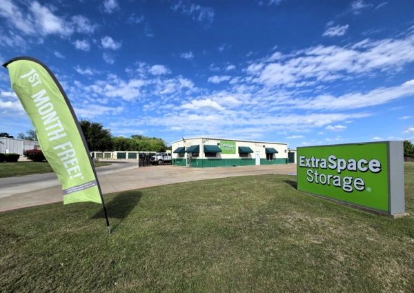 Photo of Extra Space Storage - 6866 - Lewisville - N Cowan Ave
