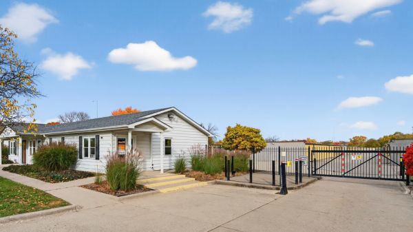 Photo of StorageMart - Guthrie Ave