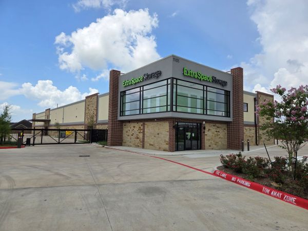 Photo of Extra Space Storage - 6848 - Missouri City - Lake Olympia Pkwy