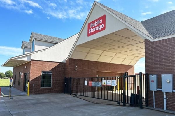 Photo of Public Storage - Edmond - 17720 Griffin Dr