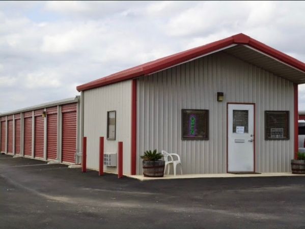 Photo of HWY 16 Storage