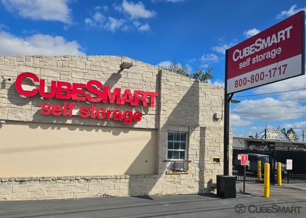 Photo of CubeSmart Self Storage - 2381 East Highway 71 - TX