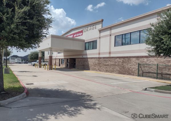 Photo of CubeSmart Self Storage - 102 Benton Road - TX