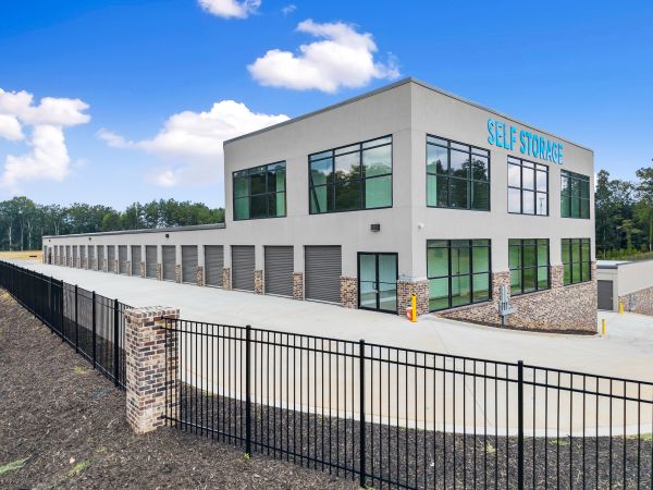 Photo of Lanier Luxe Storage