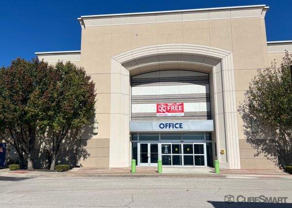 Photo of CubeSmart Self Storage - 2000 Green Oaks Road - TX