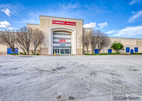 Photo of CubeSmart Self Storage - 2000 Green Oaks Road - TX