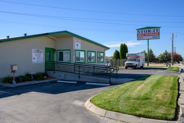 Photo of Stor-It Self Storage - Chicago St. Location