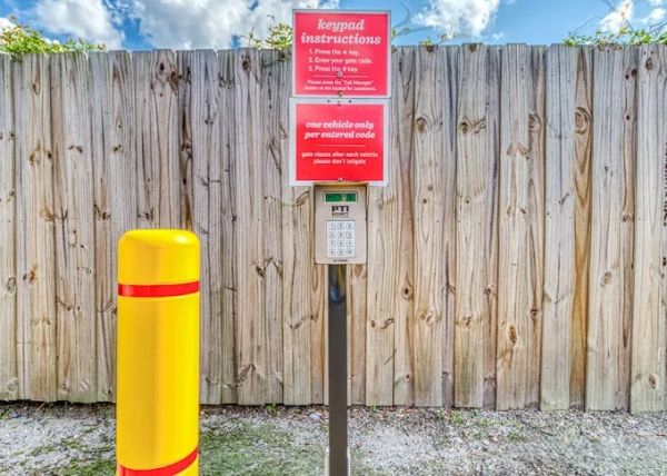 Photo of Devon Self Storage, LLC - Devon Self Storage - 9300 - Hoagland Blvd