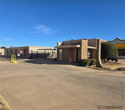 Photo of CubeSmart Self Storage - 2616 Southwest Parkway - TX