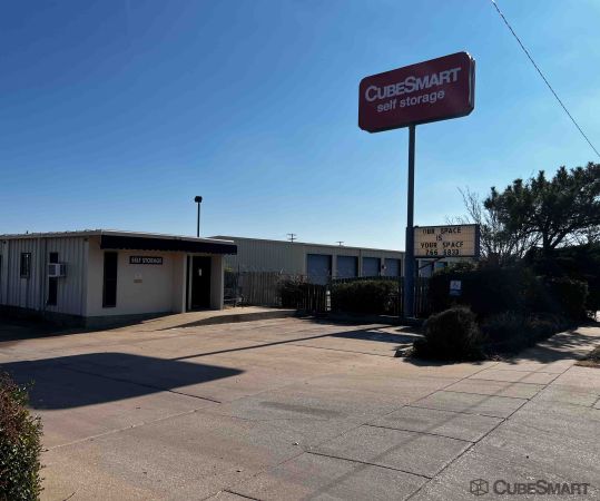 Photo of CubeSmart Self Storage - 4111 Old Jacksboro Highway - TX