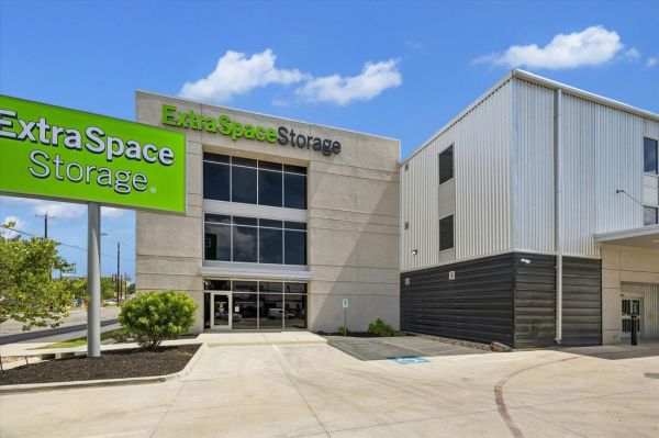 Photo of Extra Space Storage - 5097 - San Antonio - 4618 San Pedro Ave