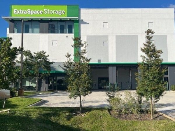 Photo of Extra Space Storage - 5142 - Pompano Beach - SW 12th Ave