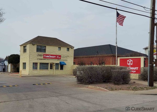 Photo of CubeSmart Self Storage - 1838 South Josey Lane - TX