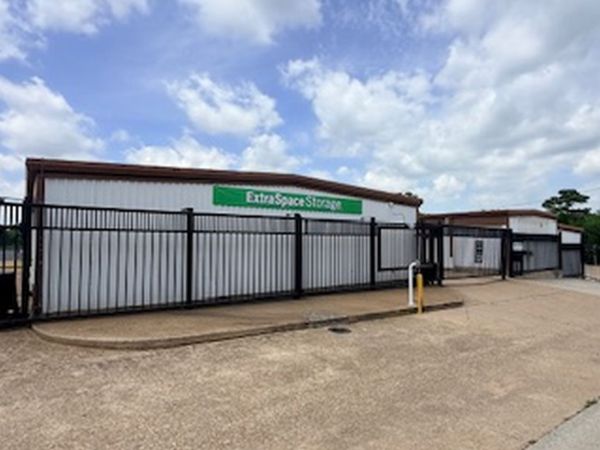 Photo of Extra Space Storage - 5067 - Grapevine - N Scribner St
