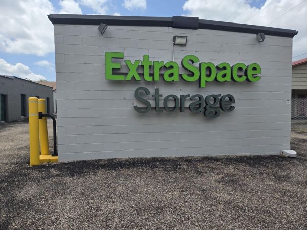 Photo of Extra Space Storage - 2289 - Texarkana - S Lake Dr
