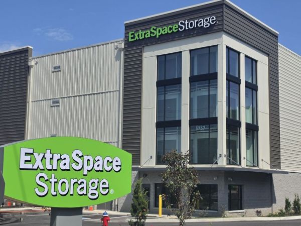 Photo of Extra Space Storage - 6831 - Knoxville - 3737 Middlebrook Pike