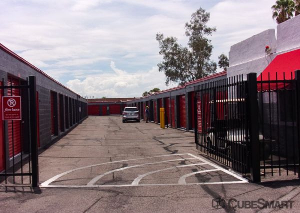 CubeSmart Self Storage - Tucson - 6560 E Tanque Verde Rd 6560 E Tanque Verde Rd Tucson, AZ - Photo 3