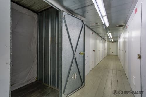 CubeSmart Self Storage - Linden - 1951 E Linden Ave 1951 E Linden Ave Linden, NJ - Photo 7