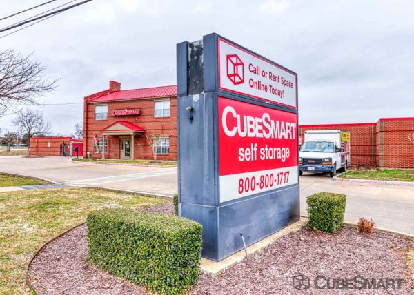 Photo of CubeSmart Self Storage - Garland - 2375 Arapaho Rd