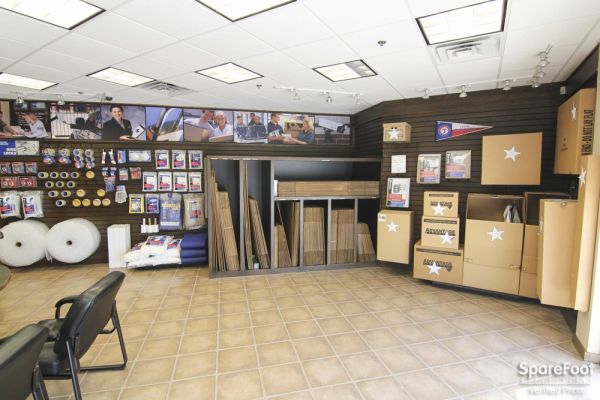 Advantage Storage - Las Colinas 330 W. IH635 Irving, TX - Photo 12