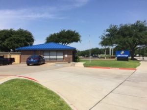 Photo of Life Storage - Arlington - East Lamar Boulevard