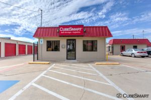 Photo of CubeSmart Self Storage - Saginaw - 419 N Saginaw Blvd